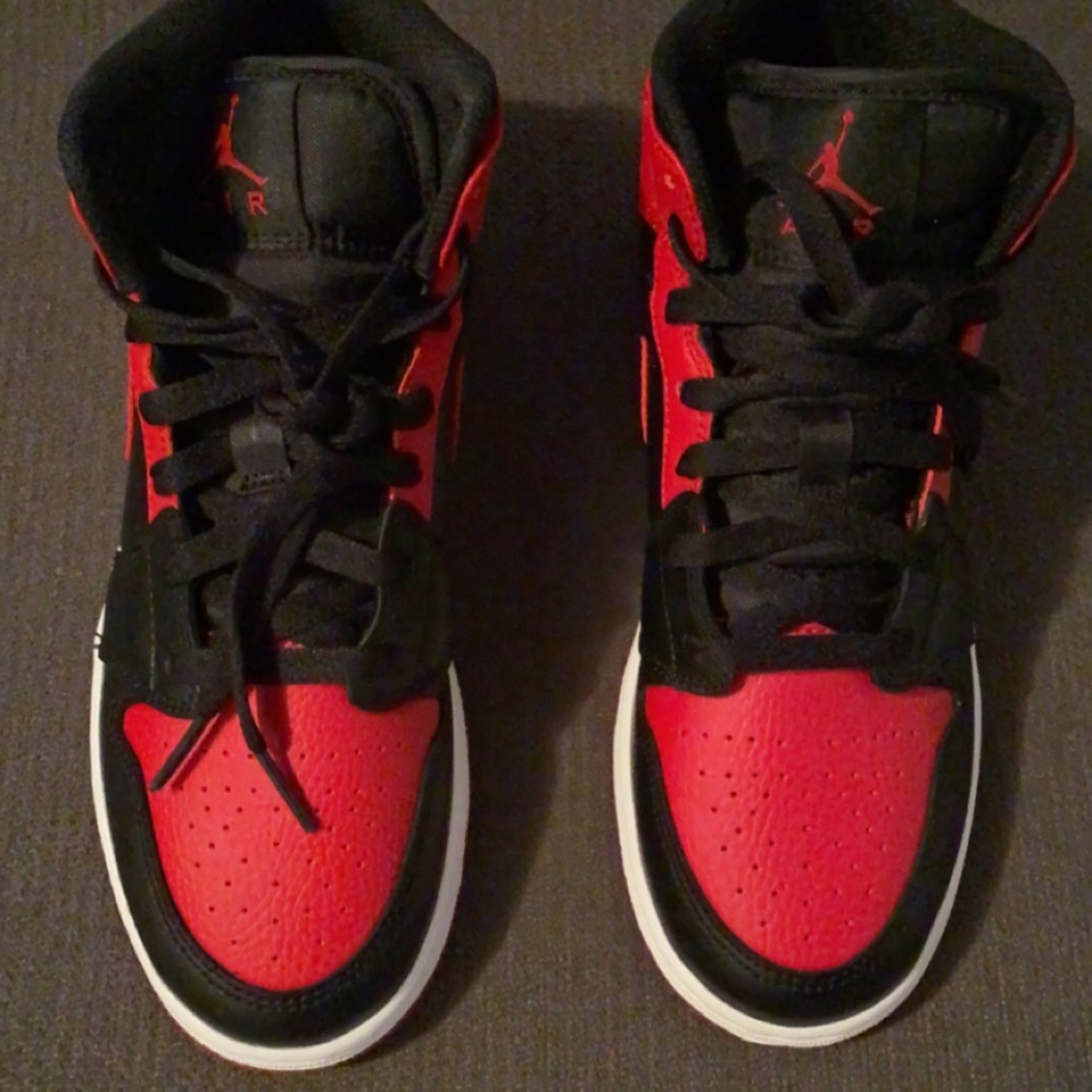 Air Jordan 1 Mids